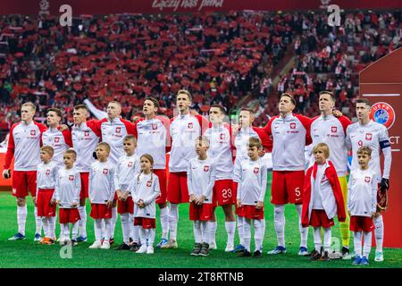 Warschau, Polen. November 2023. Das polnische Team wird während des Qualifikationsspiels zur UEFA EURO 2024 zwischen Polen und Tschechien im PGE Narodowy Stadion gespielt. Endpunktzahl; Polen 1:1 Tschechische Republik. (Foto: Mikolaj Barbanell/SOPA Images/SIPA USA) Credit: SIPA USA/Alamy Live News Stockfoto