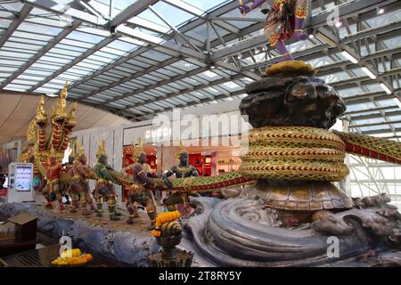 Vishnu auf dem Milchmeer, Suvarnabhumi International Airport, Bangkok, Thailand Stockfoto