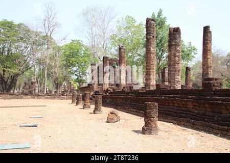 Thailändische Stadt Si Satchanalai aus dem 13. Jahrhundert - Wat Suan Kaeo Utthayan Yal, zweites Zentrum des Sukhothai Königreichs Thailand, 1250-1766 Stockfoto