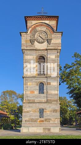 Uhrenuhr am Glockenturm der Lazarica-Kirche in Krusevac Serbien Stockfoto