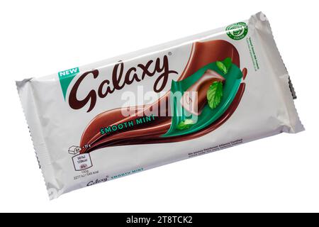 Tiegel von New Galaxy Smooth Mint Schokoladenriegel isoliert auf weißem Hintergrund Stockfoto