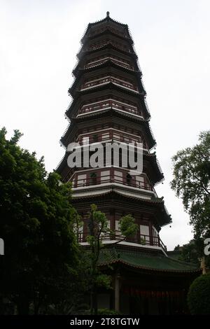 Liu Rong Si Hua Ta: Sechs Banyan-Tempel, wiederaufgebaut im 11. Jahrhundert. Guangzhou, Provinz Guangdong, China (ehemals Kanton Stockfoto