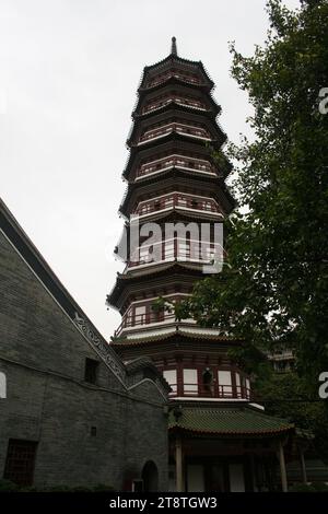 Liu Rong Si Hua Ta: Sechs Banyan-Tempel, wiederaufgebaut im 11. Jahrhundert. Guangzhou, Provinz Guangdong, China (ehemals Kanton Stockfoto