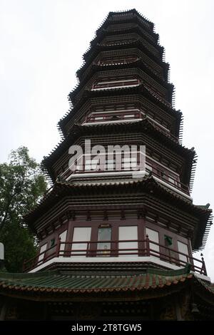 Liu Rong Si Hua Ta: Sechs Banyan-Tempel, wiederaufgebaut im 11. Jahrhundert. Guangzhou, Provinz Guangdong, China (ehemals Kanton Stockfoto