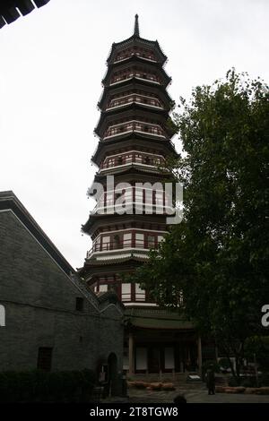 Liu Rong Si Hua Ta: Sechs Banyan-Tempel, wiederaufgebaut im 11. Jahrhundert. Guangzhou, Provinz Guangdong, China (ehemals Kanton Stockfoto