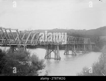 Brücke bei Tuakau, Straßenbrücke über den Waikato River. Fotografiert möglicherweise zwischen 1910 und 1925 Stockfoto