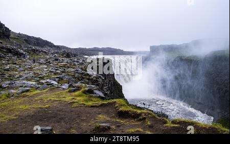 Dettifoss-Wasserfall, Vatnajokull-Nationalpark, Nordosten Islands: Dettifoss ist ein Wasserfall im Norden Islands und gilt als zweitstärkster Wasserfall Stockfoto