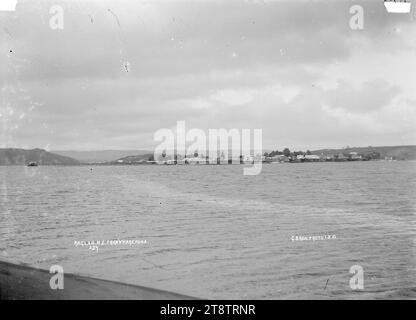 Raglan, Neuseeland von Wharepuna, August 1910, Blick auf Raglan, Neuseeland von Wharepuna aus, Blick auf Raglan, neuseeländischer Hafen. Vom 1. August 1910 Stockfoto