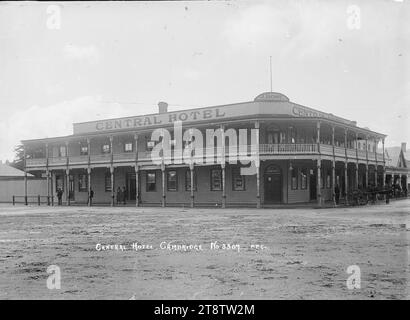 Das Central Hotel, Cambridge, Blick auf das Central Hotel, Cambridge, mit dem Namen J. Rowe über der Tür. Ca. 1910-1930. Datiert von der Tatsache, dass das John Rowe 1915 Eigentümer des Hotels war. (Siehe Wise's Post Office Directory) und aus anderen Bildern in der Price Collection mit ähnlichen Nummern in seiner fotografischen Sequenz Stockfoto