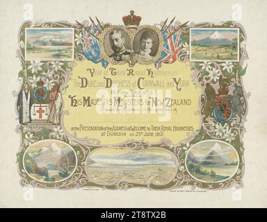 Young, H W, fl 1898–1901: Besuch ihrer Königlichen Hoheiten des Herzogs und der Herzogin von Cornwall und York in Neuseeland. Die Minister seiner Majestät für Neuseeland bitten um das Vergnügen der Gesellschaft von... Bei der Präsentation der Begrüßungsansprache in ihrem R zeigt die Einladung Kopf-Schulter-Porträt des Herzogs und der Herzogin in der oberen Mitte. Außen sind Szenen von Mt. Egmont, dem britischen Wappen, Mitre Peak, Dunedin, Mt. Cook, dem neuseeländischen Wappen und den Mount Ruapehu und Tongariro zu sehen Stockfoto