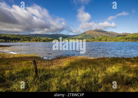 Loch Achray und Ben Austragungsort in den Trossachs, Stirling, Schottland Stockfoto