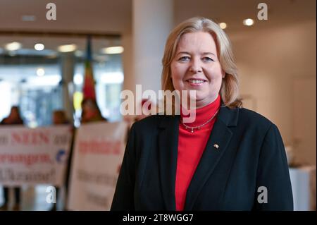 Portraet der Praesidentin des Deutschen Bundestages, Baerbel Bärbel Bas, bei der Jahrestagung der Synode der Evangelischen Kirche in Deutschland EKD in Ulm Foto vom 12.11.2023. Siehe epd-Meldung vom 12.11.2023 NUR REDAKTIONELLE VERWENDUNG *** Porträt des Präsidenten des Deutschen Bundestages, Baerbel Bärbel Bas, auf der Jahrestagung der Synode der Evangelischen Kirche in Deutschland EKD in Ulm Foto vom 12 11 2023 siehe epd-Bericht vom 12 11 2023 REDAKTIONELLE VERWENDUNG NUR Copyright: epd-bild/HeikexLyding EKD38 Credit: Imago/Alamy Live News Stockfoto