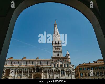 Ghirlandina-Turm der Metropolitan Cathedral oder des Duomo in Modena, Italien Stockfoto