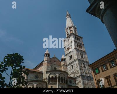 Ghirlandina-Turm der Metropolitan Cathedral oder des Duomo in Modena, Italien Stockfoto