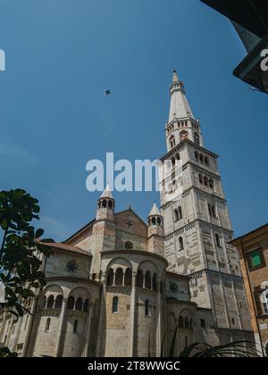 Ghirlandina-Turm der Metropolitan Cathedral oder des Duomo in Modena, Italien Stockfoto