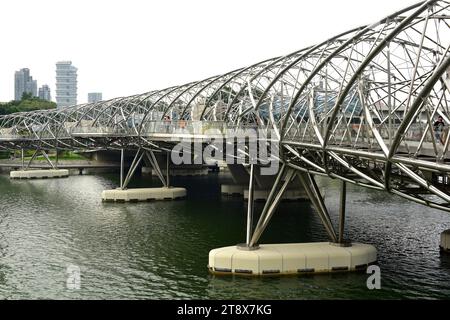 Singapur, Marina Bay und Helix Bridge. Stockfoto
