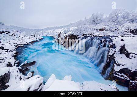 Hlauptungufoss, Wasserfall am Fluss Brúará im Winter, Árnessýsla, Suðurland, Süd-Island Stockfoto