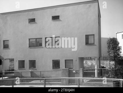 Werkbundsiedlung, Haus 67 und 68 (13., Woinovichg. 10-12), Martin Gerlach jun. (1879-1944), Fotograf Gabriel Guevrekian (1892-1970), Architekt, 1932, Glas, negativ, Höhe 17,8 cm, Breite 23,8 cm, Architektur, rotes Wien, Ausstellungen, 13: Hietzing, Flachbau, Wohnhaus, Die Wiener Sammlung Stockfoto