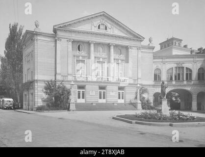 Stadttheater Baden bei Wien, Außenansicht, Martin Gerlach Jr. (1879-1944), Fotograf, Datum um 1938-1940, Glas, negativ, Höhe 17,9 cm, Breite 23,9 cm, Architektur, Theater, Theater (Gebäude), Die Wiener Sammlung Stockfoto