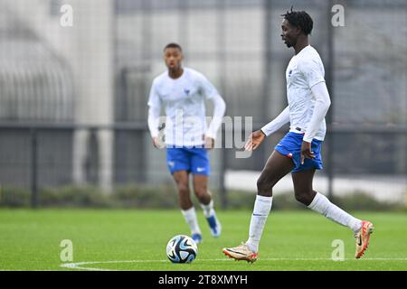 Tubize, Belgien. November 2023. Joseph NDUQUIDI (11) aus Frankreich, dargestellt während eines Freundschaftsspiels zwischen den belgischen und französischen U20-Nationalmannschaften am Dienstag, den 21. November 2023 in Tubize, Belgien. Quelle: Sportpix/Alamy Live News Stockfoto