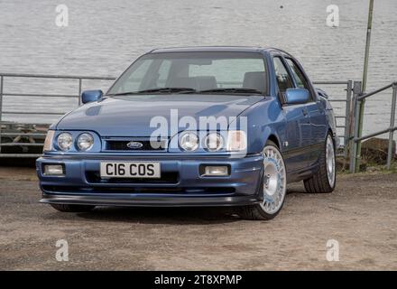 1988 Ford Sierra Sapphire RS Cosworth - Supersportwagen mit blauem Kragen Stockfoto