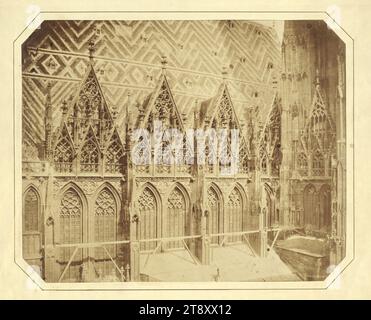 1st, St. Stephansplatz - St.. Stephansdom - Südseite - neu erweiterte Giebel, Andreas Groll (1812-1872), Fotograf, 1855, Trägerkarton, gesalzenes Papier, unterstützender Karton 33 x 38, 4 cm, Bildgröße 23, 5 x 28, 5 cm, Beschriftung, Trägerkarton: RS: li. o.: 88, VI a. 4. (Bleistift); R. o.: Grieling(?) (Bleistift), St.. Stephansdom, gotische Kunst, Architektur, 1. Bezirk: Innere Stadt, Dach (des Hauses oder Gebäudes), Fenster, Kirche (außen), Stephansplatz, St. Stephansdom, die Wiener Sammlung Stockfoto