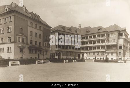 9., Sobieskigasse 31, Lustkandlgasse 50, Ayrenhoffgasse 9 - Kinderübernahmestelle - Innenhof, Gartenblick, Carl (Karl) Zapletal (1876-1941), Fotograf, Datum um 1926, Gelatinedapier, Höhe x Breite 38, 5 x 60, 1 cm, Inschrift, Architektur und, oder Industrie=Fotograf, Carl Zapletal, Wien, VIII, Josefstädterstr. 73., Fernruf 26-1-71, Rotes Wien, Sozialfürsorge, 9. Bezirk: Alsergrund, Kinderübernahmestelle, Sammlung Wien Stockfoto