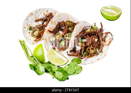 Mexikanisches Rindfleisch Barbacoa Tacos mit Koriander und Zwiebeln. Isolierter, weißer Hintergrund Stockfoto