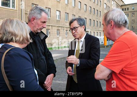 Wellen der Freiheit, eine Veranstaltung der Robert-Havemann-Gesellschaft auf dem Campus der Demokratie, der ehemaligen Stasi-Zentrale vom 11.-13. August 2023. - Im Gespräch der Beauftragte zur Aufarbeitung der SED-Diktatur des Landes Berlin, Frank Ebert - Shieh JHY-Wey, Botschafter/ Repräsentant Taiwans in der Bundesrepublik - Wolfgang Templin bei Waves of Freedom einer Veranstaltung der Robert-Havemann-Gesellschaft vom 11.-13. August 2023 auf dem Dokumentar- und Spielfilme sowie einen preisgekrönten VR-Film, die Kämpfe der Menschen in Hongkong und Taiwan für demokratische Rechte und gegen Re Stockfoto