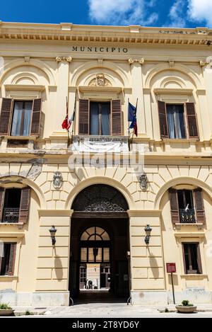 Marsala, Italien - 11. Mai 2023: Fassade des Ali-Palastes in der Altstadt von Marsala, Trapani, Sizilien, Italien Stockfoto