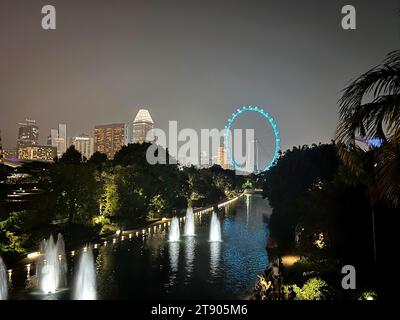Singapur, Singapur. Oktober 2023. Blick auf das berühmte Singapore Flyer Ferris Rad. Vermerk: Carola Frentzen/dpa/Alamy Live News Stockfoto