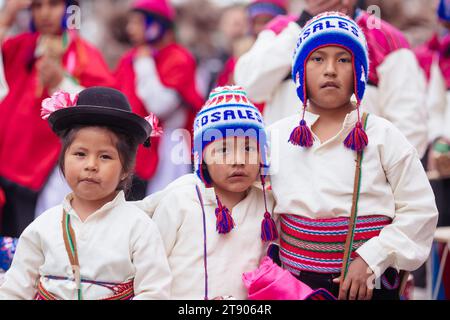 Lima, Peru, Samstag, 18. November 2023. Tänzer bei der traditionellen Parade zum fest der Jungfrau von Candelaria im Zentrum von Lima Stockfoto