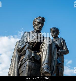 Lincoln und Tad Statue auf dem Gelände des Iowa State Capitol in des Moines Stockfoto