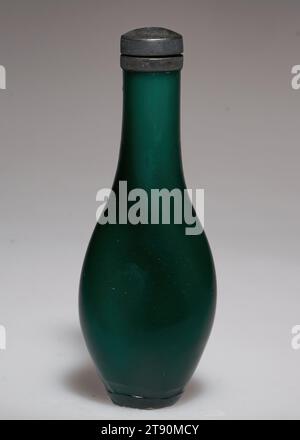 Snuff-Flasche, 17.-19. Jahrhundert, 1/4 x 1 1/8" (8,3 x 2,9 cm), Glas, China, 17.-19. Jahrhundert Stockfoto