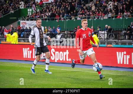 Wien, Österreich 21. November 2023 Freundschaftsspiel Österreich Deutschland im Ernst Happel Stadion in Wien Foto zeigt Marvin Duksch GER und Philipp Lienhart AUT Stockfoto