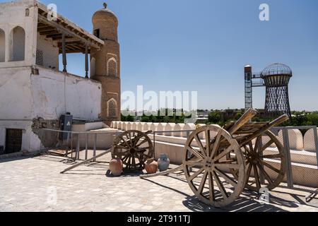 Kunstmuseum an der Arche von Buchara, einer alten massiven Festung in Buchara Stadt, Usbekistan Stockfoto