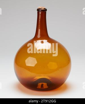 Kugelflasche, 19. Jahrhundert, Zanesville Glass Manufacturing Company, (Zanesville, Ohio), 12 1/4 x 9 1/8 x 9 1/8 Zoll (31,1 x 23,18 x 23,18 cm), Glas, USA, 19. Jahrhundert Stockfoto