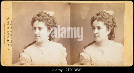 Clara Louise Kellogg (1842-1916), 1869-1874, Jeremiah Gurney, Amerikanisch, 1812-1895, 1/4 x 7/8 Zoll (8,26 x 14,92 cm) (Bild)3 3/8 x 6 7/8 Zoll (8,57 x 17,46 cm) (Halterung), Albumendruck (Stereokard), USA, 19. Jahrhundert Stockfoto