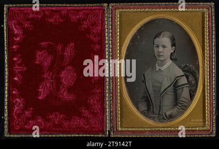 Porträt eines jungen Mädchens auf dem 'Gurney Stuhl', 1852-1858, Jeremiah Gurney, Amerikaner, 1812-1895, 1/4 x 1/4 Zoll (10,8 x 8,26 cm) (Bild)4 11/16 x 3 5/8 x 3/4 Zoll (11,91 x 9,21 x 1,91 cm) (Halterung), Daguerreotype (1/4 Platte), USA, 19. Jahrhundert Stockfoto
