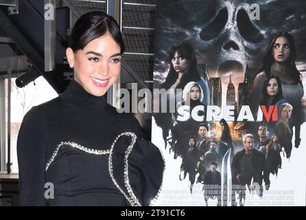 **DATEIFOTO** Melissa Barrera feuerte von Scream VII über Social Media Post auf Israel Palästina. NEW YORK, New YORK – 6. MÄRZ: Melissa Barrera, dargestellt als The Cast of Scream VI, wird das Empire State Building besuchen, um für die bevorstehende Veröffentlichung des Films am 6. März 2023 in New York City zu werben. Copyright: Xmpi099x Credit: Imago/Alamy Live News Stockfoto