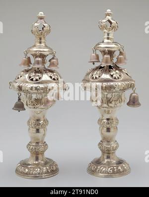 Rimmonim (Torah finial) (eins von einem Paar), 19. Jahrhundert, 14 3/8 x 6 1/4 x 4 7/8 Zoll (36,51 x 15,88 x 12,38 cm), Silber, Österreich, 19. Jahrhundert Stockfoto