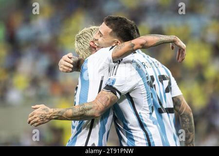 Rio De Janeiro, Brasilien. November 2023. RIO DE JANEIRO, BRASILIEN – 21. NOVEMBER: Argentinischer Spieler Otamendi feiert, nachdem er während eines Spiels zwischen Brasilien und Argentinien im Rahmen der Qualifikation zur FIFA-Weltmeisterschaft Südamerika 2026 am 21. November 2023 im Maracana-Stadion in Rio de Janeiro, Brasilien, ein Tor geschossen hat. (Foto: Wanderson Oliveira/PxImages/SIPA USA) Credit: SIPA USA/Alamy Live News Stockfoto