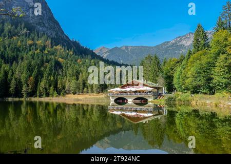 Pflegersee, Berggasthof Pflegersee, Garmisch-Partenkirchen, Werdenfelser Land, Oberbayern, Bayern, Deutschland Stockfoto