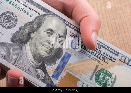 Nahaufnahme von Benjamin Franklin Gesicht auf 100 US-Dollar-Schein Stockfoto