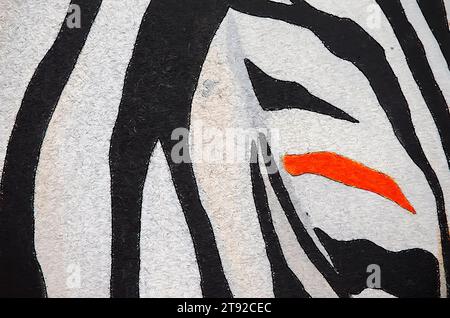 Abstrakter Papierhintergrund aus Zebrastreifen weiß mit Schwarz. Stockfoto