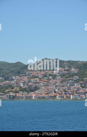 Griechenland, die Nordägäis, die Insel Samos, die Hafenstadt Vathy und neoklassizistische Gebäude Stockfoto