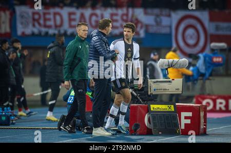 Wien, Deutschland. November 2023. Trainer Julian Nagelsmann (Deutschland), Thomas Müller (Deutschland) Österreich - Deutschland 21.11.2023 Copyright ( Stockfoto