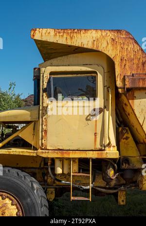 Nahaufnahme von rostigem Rost altes Baukabinen-Dumper-LKW-Fahrzeug England Großbritannien Großbritannien Großbritannien Großbritannien Großbritannien Großbritannien Großbritannien Großbritannien Großbritannien Großbritannien Großbritannien Großbritannien Stockfoto