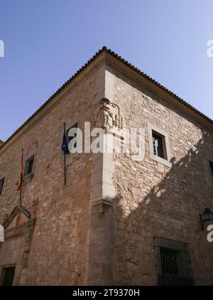 Caceres, Extremadura, Spanien - 23. Oktober 2023: Fassade des historischen Gebäudes des Provinzrates von Caceres Stockfoto