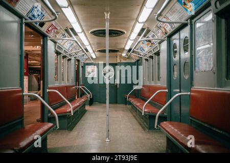 Ein Oldtimer New York City U-Bahn-Auto in Brooklyn, New York Stockfoto